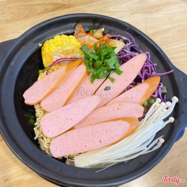 Mỳ cay xúc xích